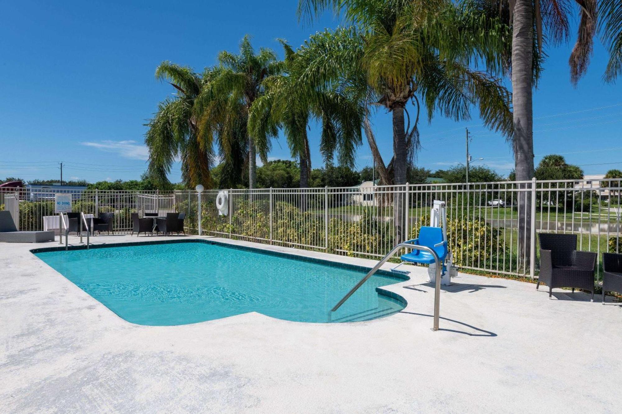 Howard Johnson By Wyndham Vero Beach/I-95 Zewnętrze zdjęcie