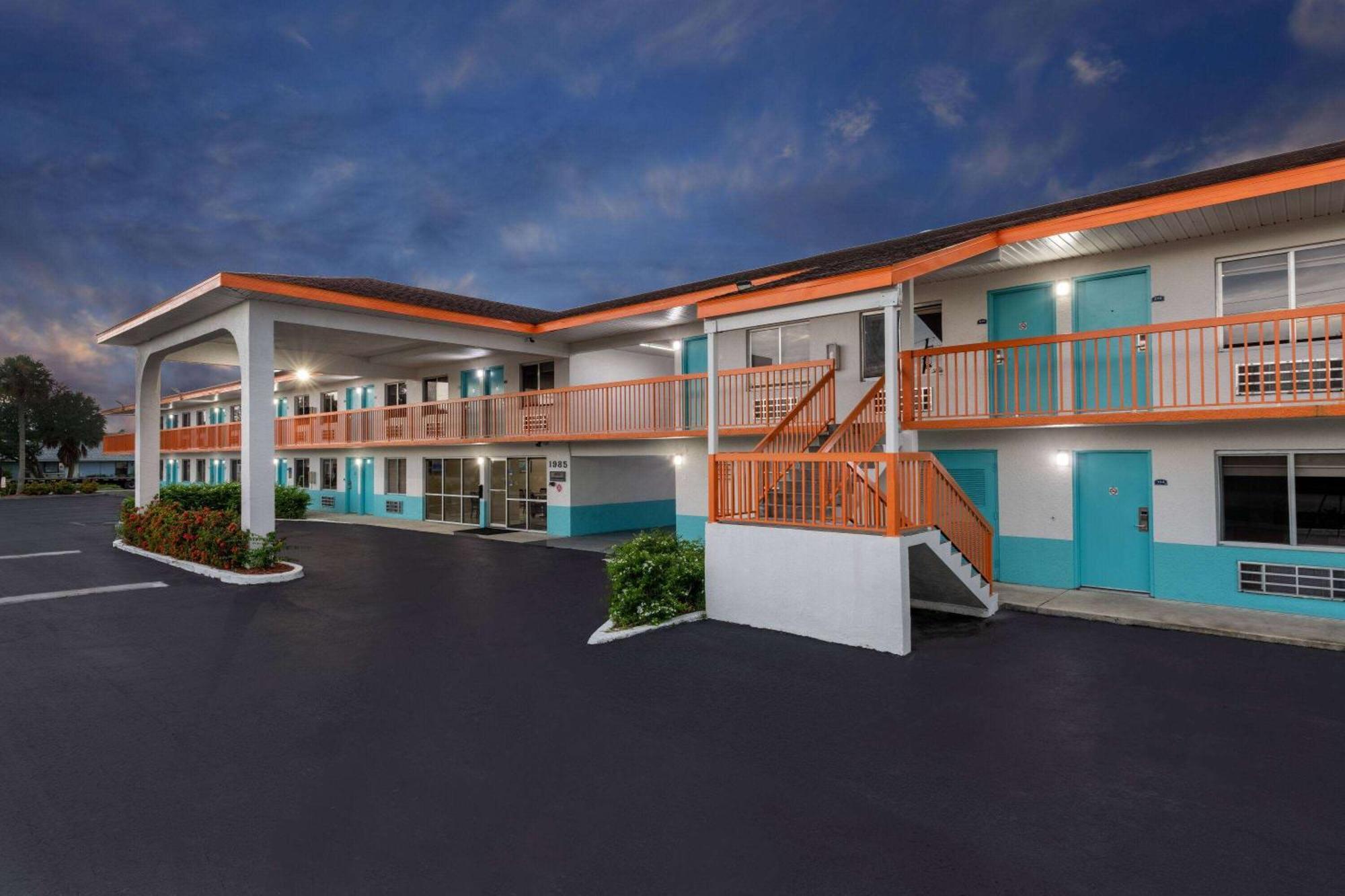 Howard Johnson By Wyndham Vero Beach/I-95 Zewnętrze zdjęcie
